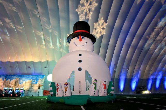 Snowman Giant Bounce